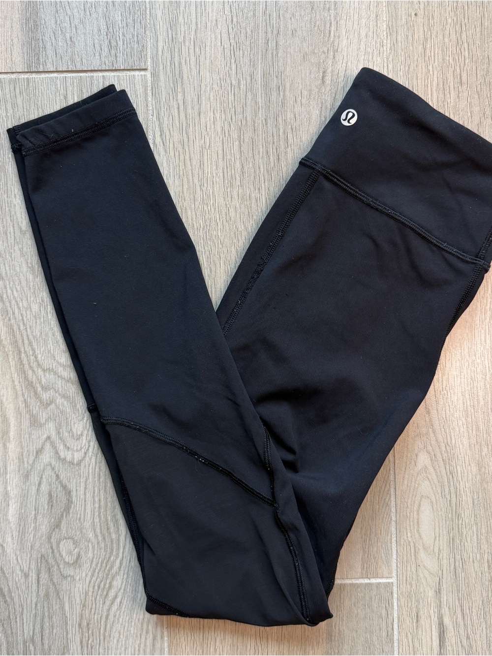 lululemon women’s Black Performance Leggings mesh sides Small